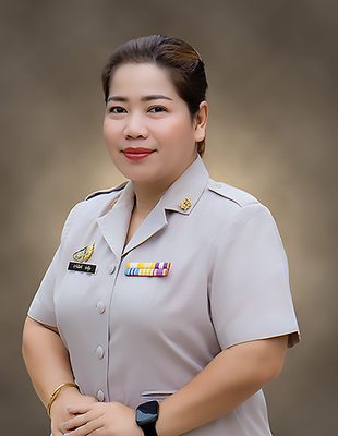 นางปาริฉัตร์ ปกคุ้ม